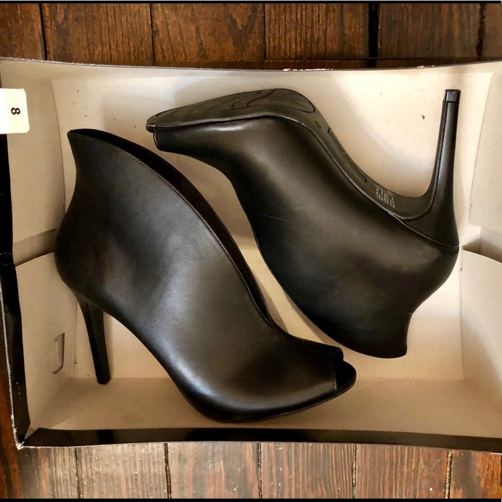NWOT Peep toe booties